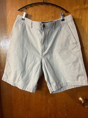 Eddie Bauer Men's Flat Front Sandstone Shorts 35